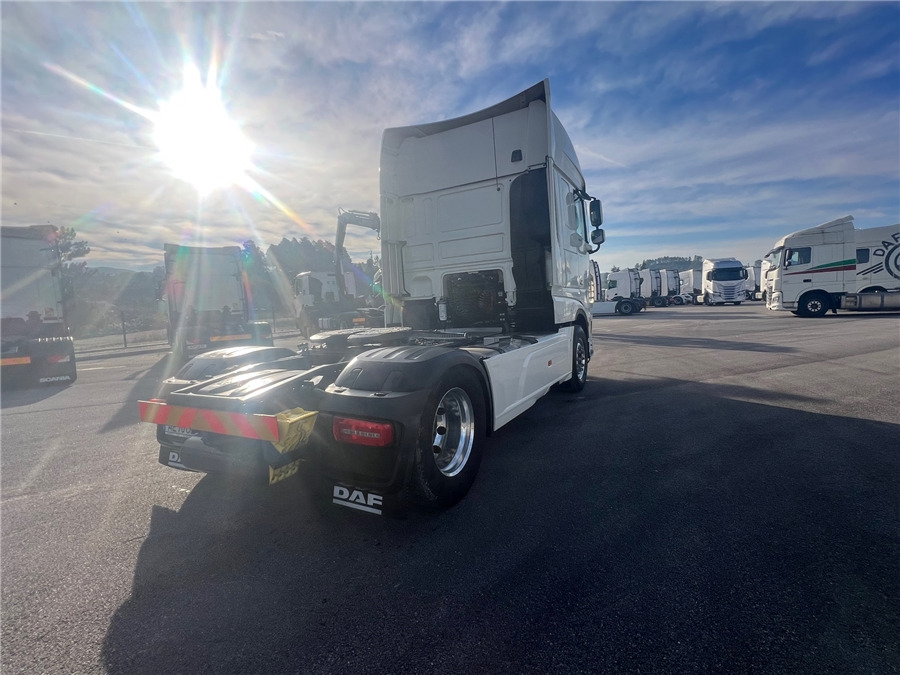 DAF XF 530 Retarder / Airparkoll - شاحنة جرار: صور 4 DAF XF 530 Retarder / Airparkoll - شاحنة جرار: صور 4