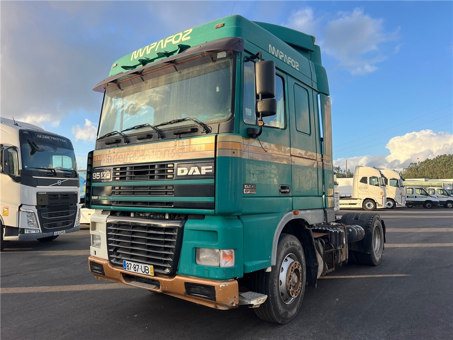 DAF XF95/480 Manual gear - شاحنة جرار: صور 1 DAF XF95/480 Manual gear - شاحنة جرار: صور 1