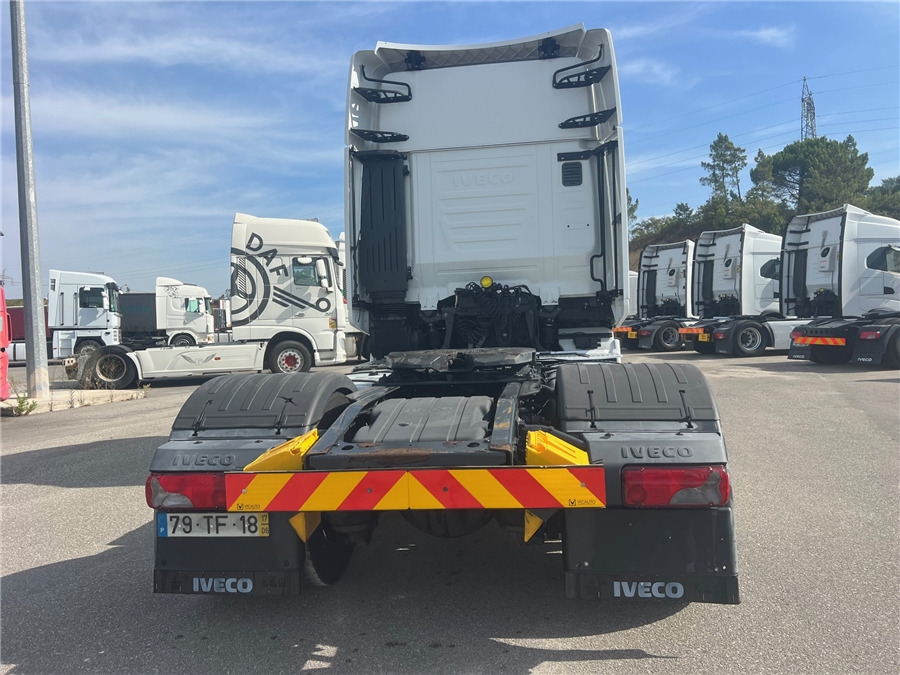 Iveco AS440S46T/P - شاحنة جرار: صور 5 Iveco AS440S46T/P - شاحنة جرار: صور 5