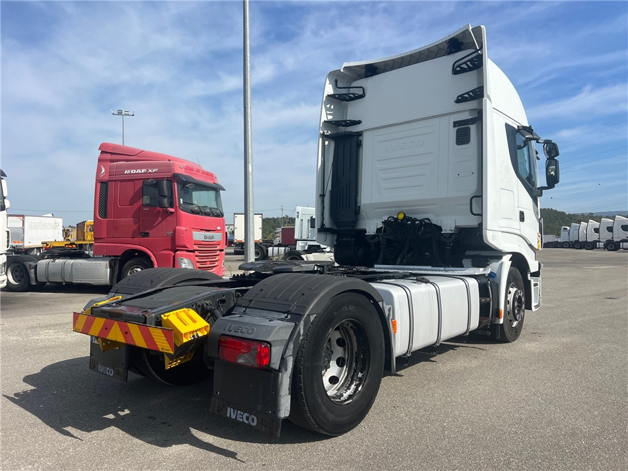 Iveco AS440S46T/P - شاحنة جرار: صور 4 Iveco AS440S46T/P - شاحنة جرار: صور 4