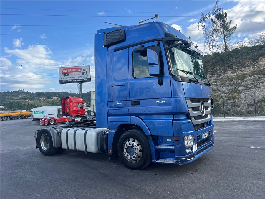MERCEDES-BENZ Actros 1841 - شاحنة جرار: صور 3 MERCEDES-BENZ Actros 1841 - شاحنة جرار: صور 3