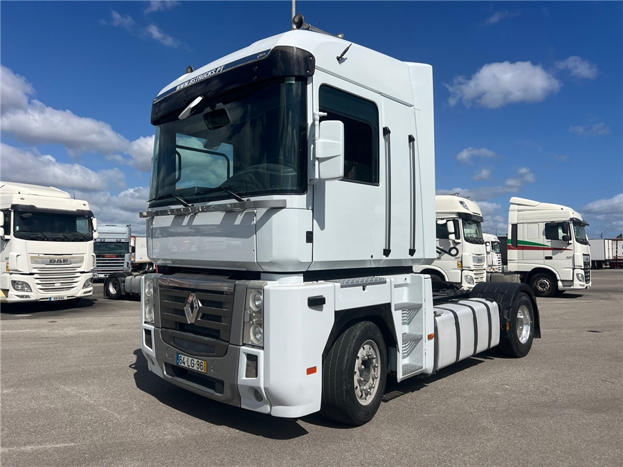 Renault AE 440 - شاحنة جرار: صور 1 Renault AE 440 - شاحنة جرار: صور 1
