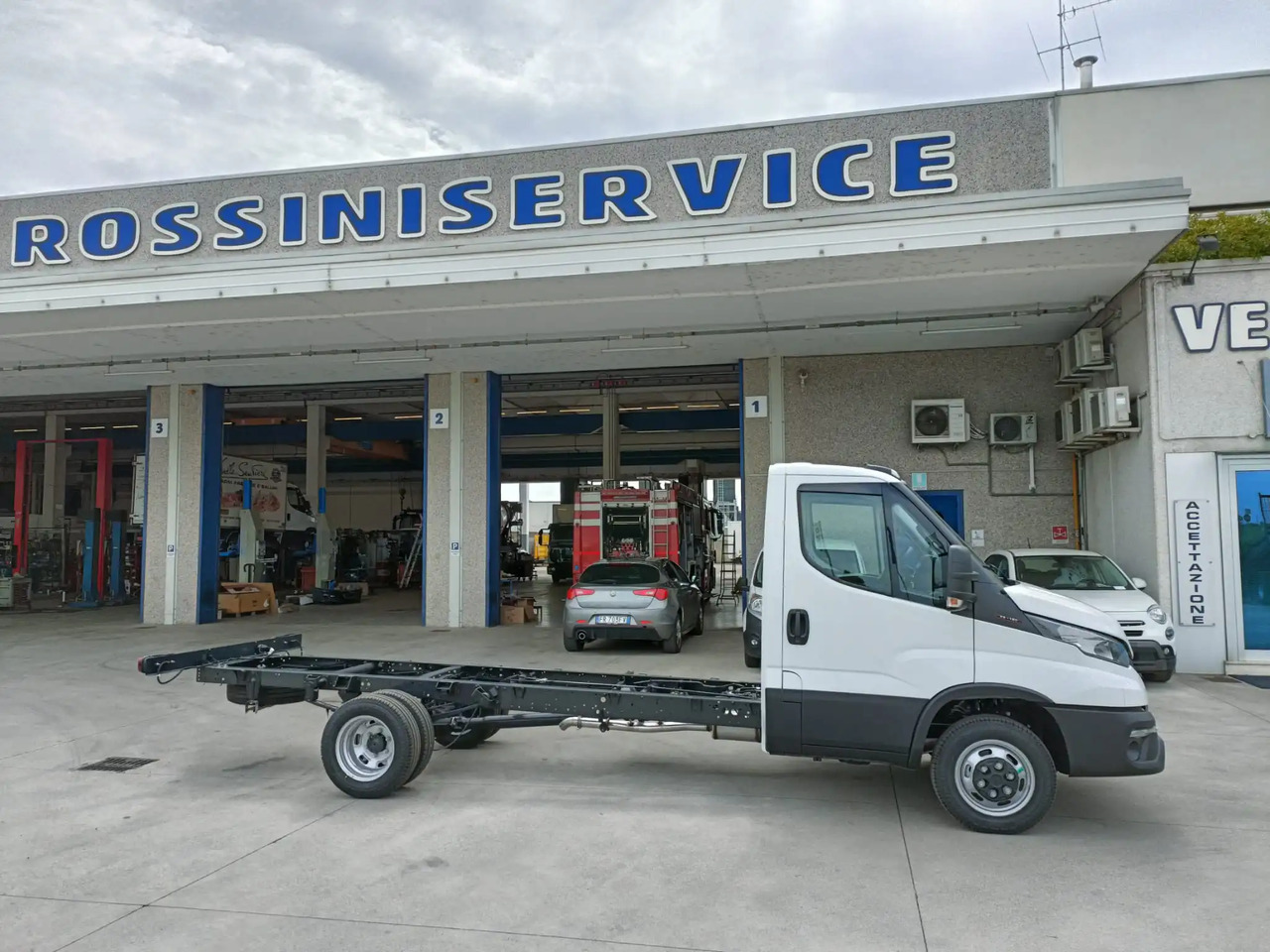 IVECO DAILY 35C18 MOD. 2025 A TELAIO NUOVO - الشاحنات الصغيرة: صور 3 IVECO DAILY 35C18 MOD. 2025 A TELAIO NUOVO - الشاحنات الصغيرة: صور 3
