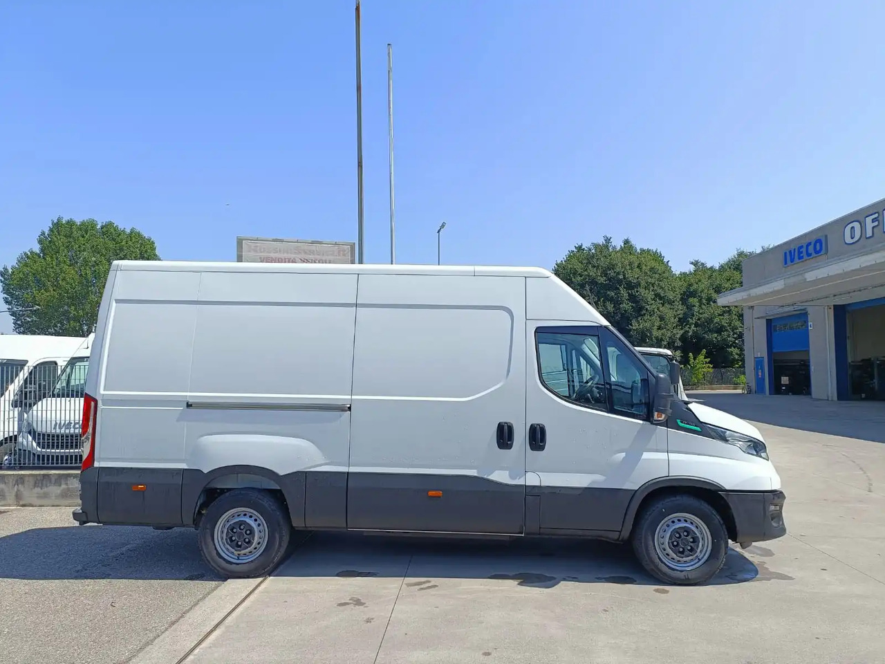 IVECO DAILY 35S14 L2H2 CNG METANO KM 0 - فان: صور 4 IVECO DAILY 35S14 L2H2 CNG METANO KM 0 - فان: صور 4