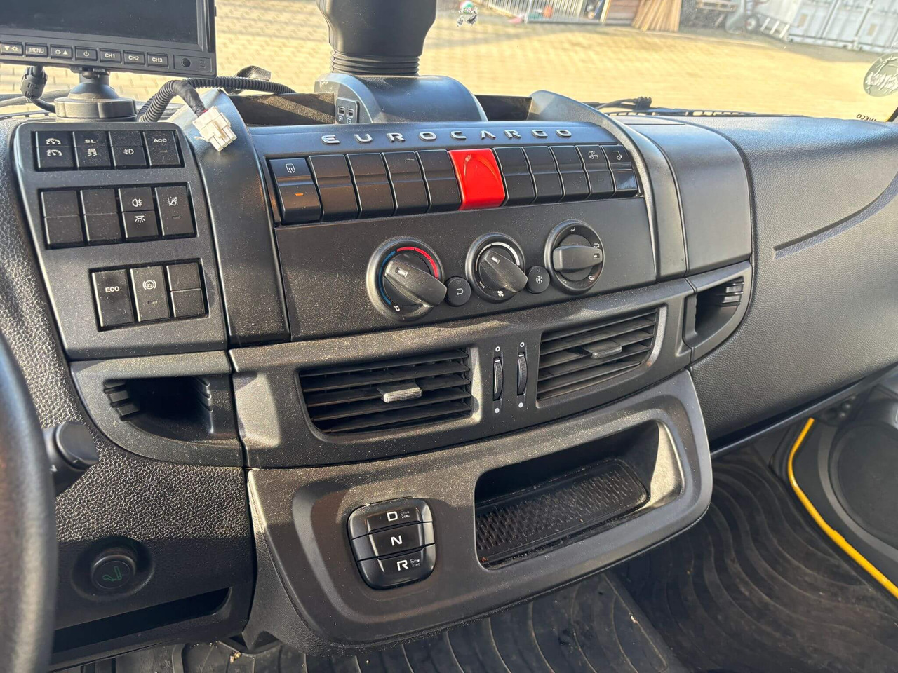 IVECO EUROCARGO 120E25P - الشاسيه شاحنة: صور 2 IVECO EUROCARGO 120E25P - الشاسيه شاحنة: صور 2