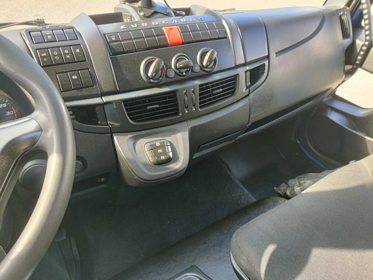 IVECO EUROCARGO 160E25P - الشاسيه شاحنة: صور 2 IVECO EUROCARGO 160E25P - الشاسيه شاحنة: صور 2