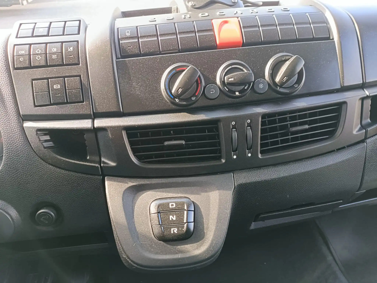 IVECO EUROCARGO 160E25P - الشاسيه شاحنة: صور 3 IVECO EUROCARGO 160E25P - الشاسيه شاحنة: صور 3