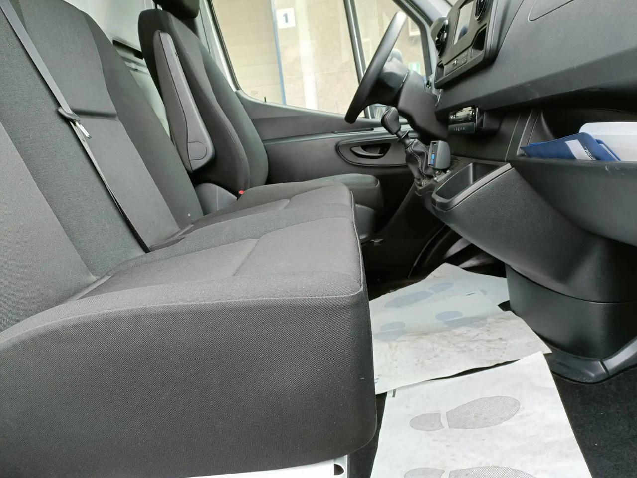 تأجير  MERCEDES BENZ SPRINTER 415 150 CV MERCEDES BENZ SPRINTER 415 150 CV: صور 10