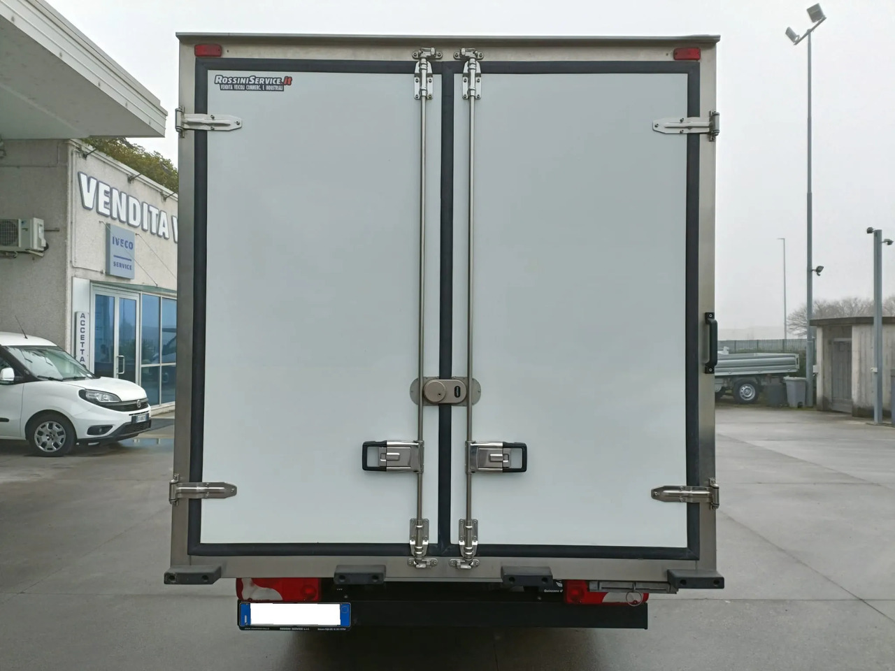 MERCEDES BENZ SPRINTER 415 150 CV - الشاحنات الصغيرة المبردة: صور 5 MERCEDES BENZ SPRINTER 415 150 CV - الشاحنات الصغيرة المبردة: صور 5