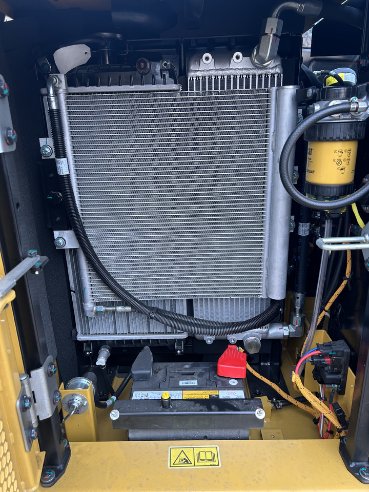 CATERPILLAR 305.5GC - حفارات زحافة: صور 5 CATERPILLAR 305.5GC - حفارات زحافة: صور 5