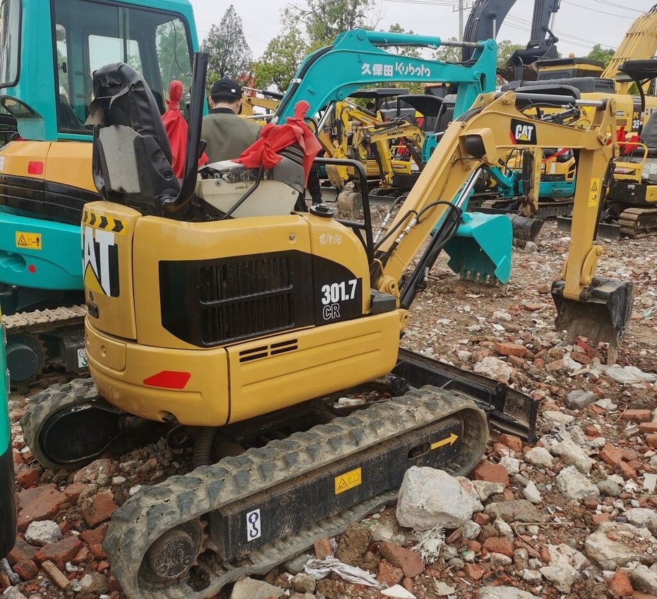 Caterpillar 301.7 - حفارة مصغرة: صور 5 Caterpillar 301.7 - حفارة مصغرة: صور 5