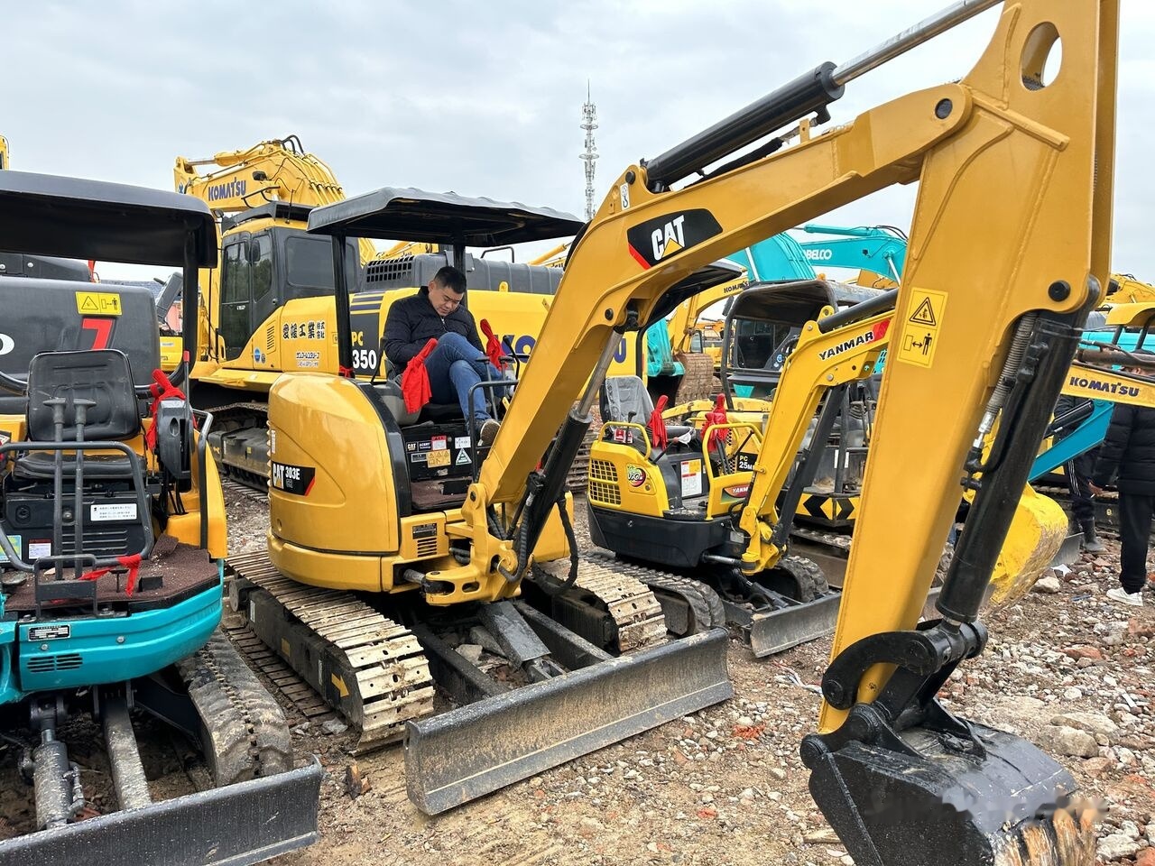 Caterpillar 303E - حفارة مصغرة: صور 2 Caterpillar 303E - حفارة مصغرة: صور 2