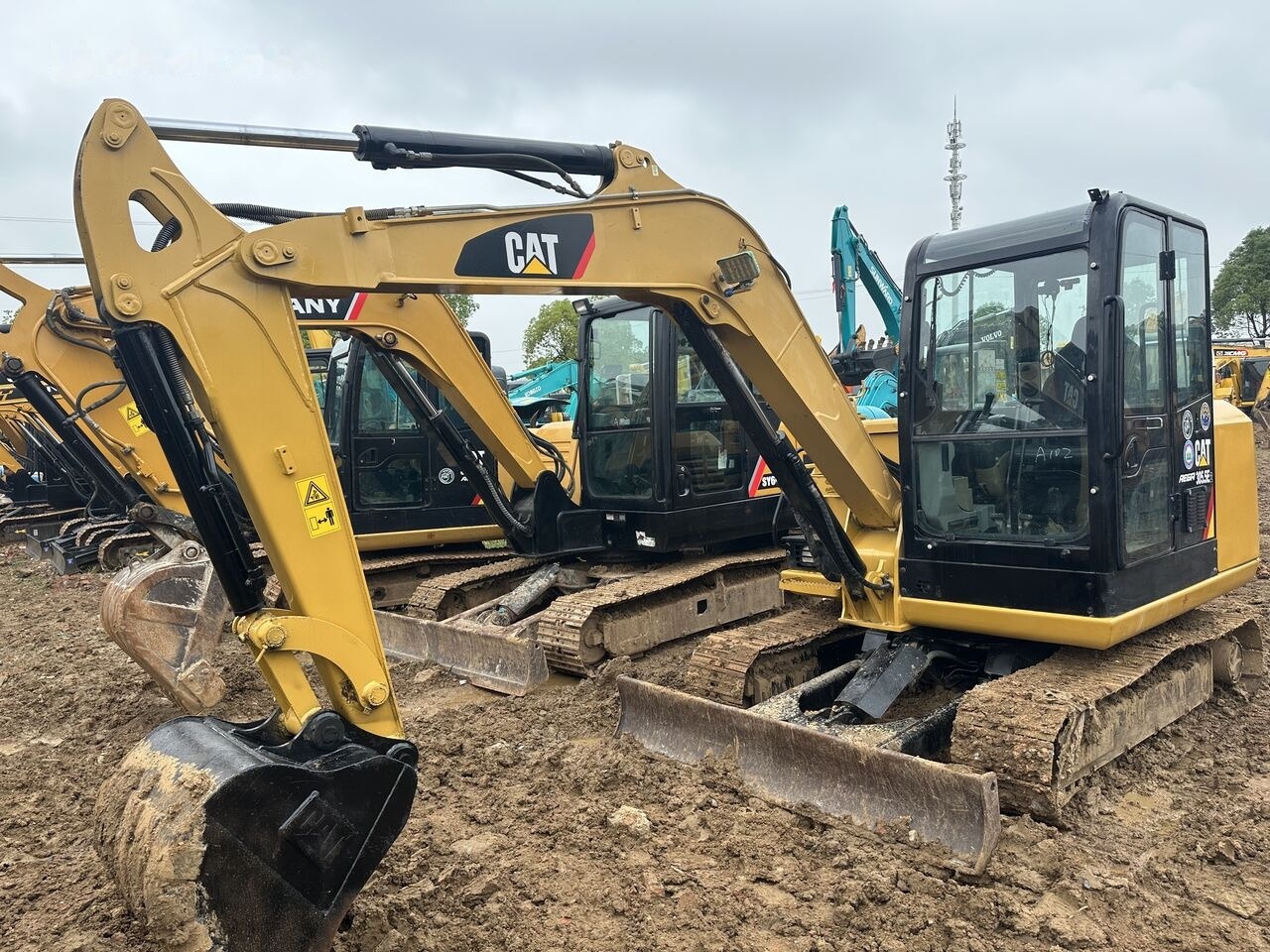 Caterpillar 305.5E - حفارة مصغرة: صور 1 Caterpillar 305.5E - حفارة مصغرة: صور 1