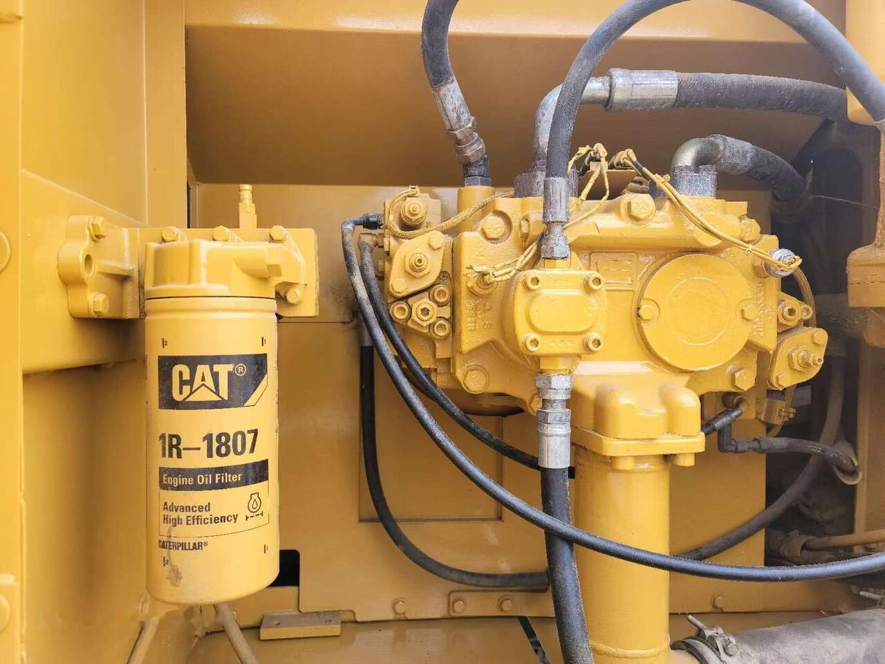 Caterpillar 325D - حفارات زحافة: صور 5 Caterpillar 325D - حفارات زحافة: صور 5