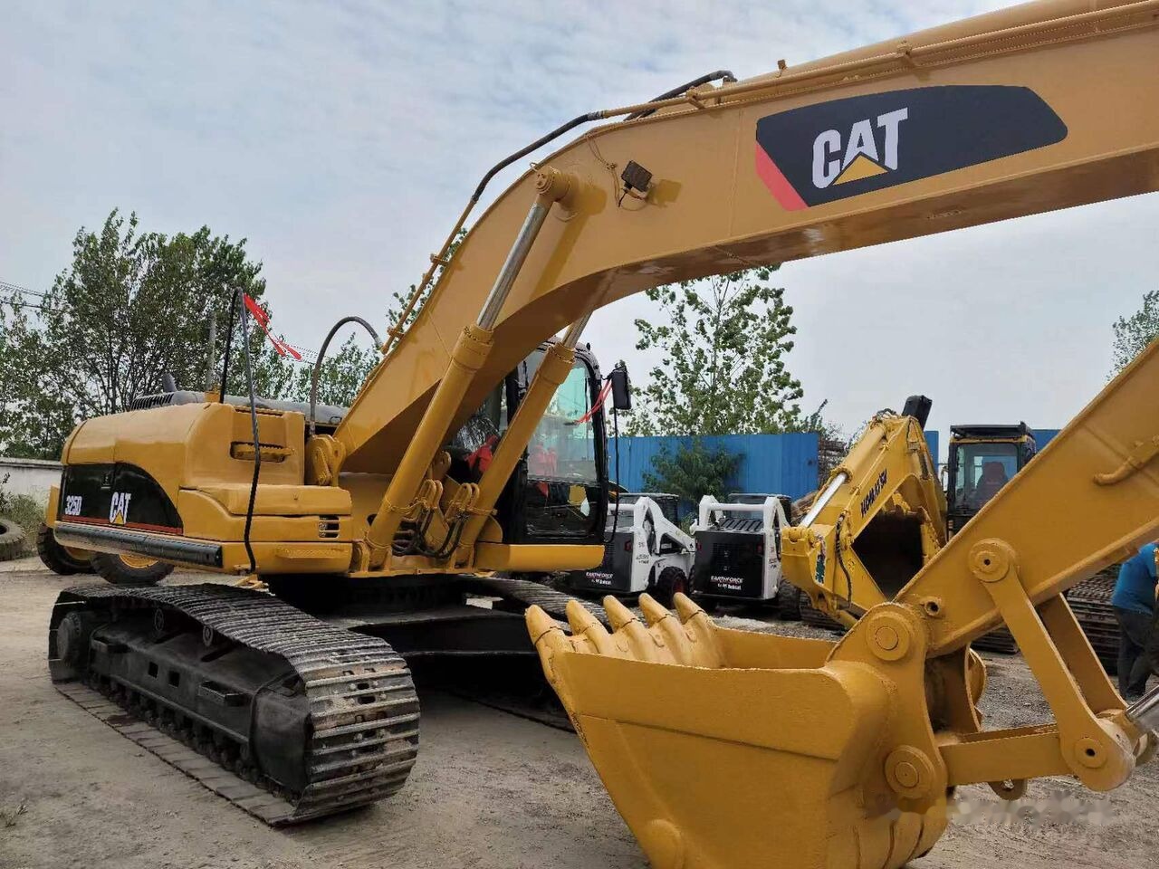 Caterpillar 325D - حفارات زحافة: صور 3 Caterpillar 325D - حفارات زحافة: صور 3