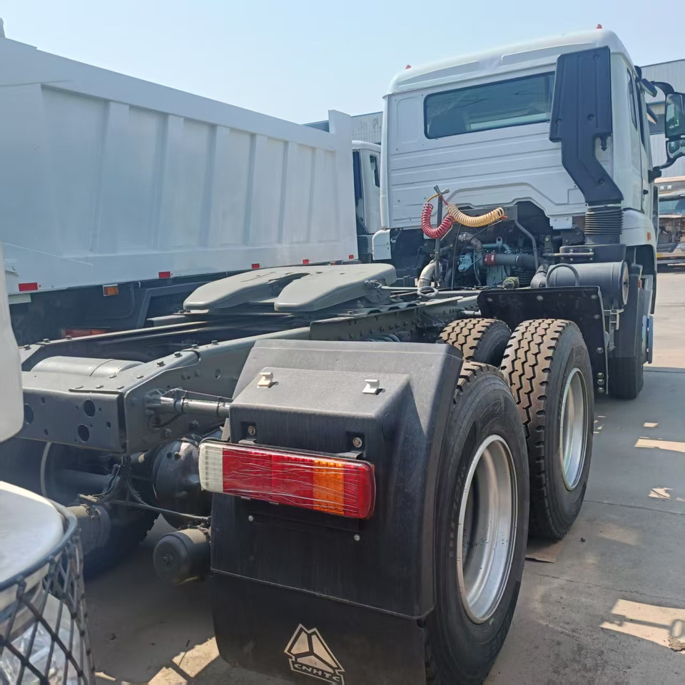 HOWO 6x4 - شاحنة جرار: صور 4 HOWO 6x4 - شاحنة جرار: صور 4