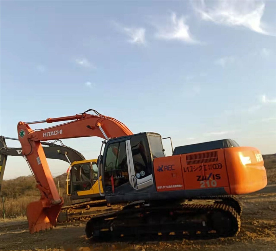 Hitachi 210-3 - حفارات زحافة: صور 5 Hitachi 210-3 - حفارات زحافة: صور 5