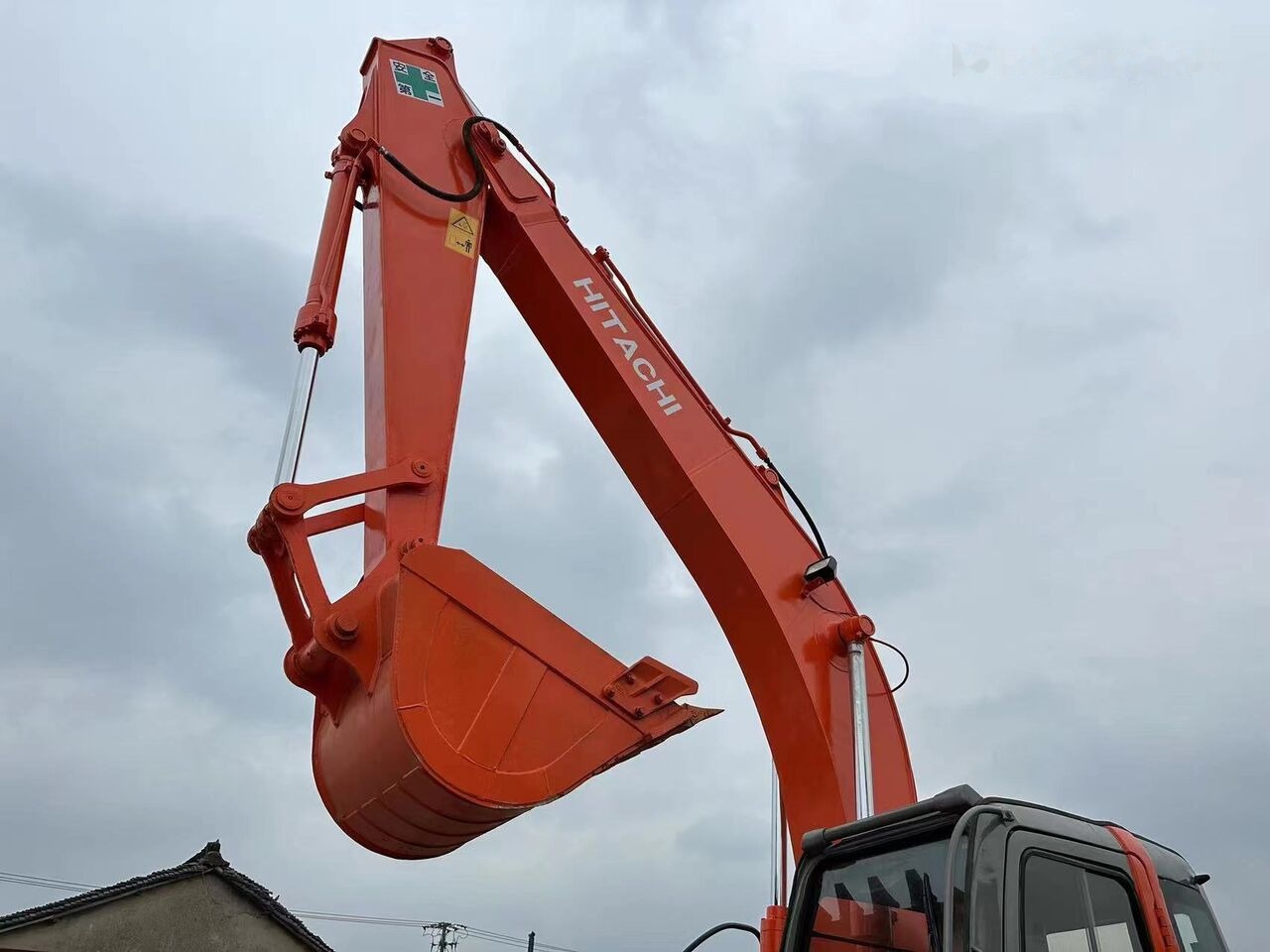 Hitachi ZX200 - حفارات زحافة: صور 1 Hitachi ZX200 - حفارات زحافة: صور 1