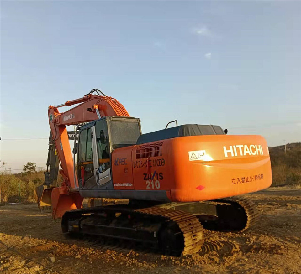 Hitachi ZX210 - حفارات زحافة: صور 3 Hitachi ZX210 - حفارات زحافة: صور 3