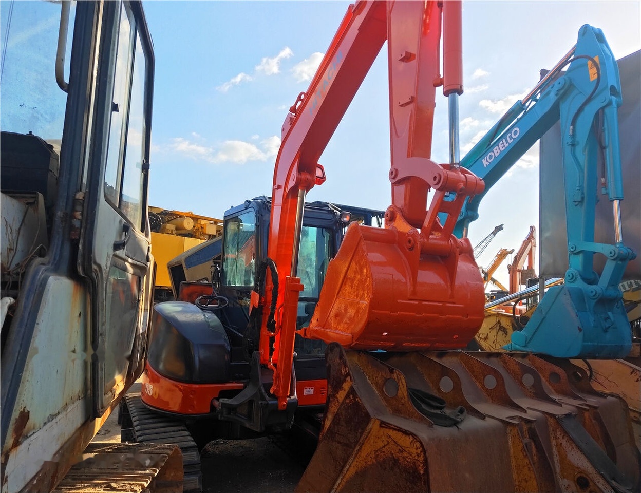 Hitachi ZX55 - حفارة مصغرة: صور 4 Hitachi ZX55 - حفارة مصغرة: صور 4