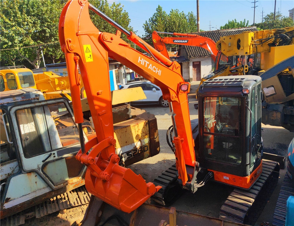 Hitachi ZX55 - حفارة مصغرة: صور 5 Hitachi ZX55 - حفارة مصغرة: صور 5