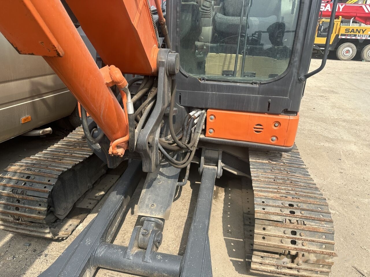 Hitachi ZX65 - حفارة مصغرة: صور 2 Hitachi ZX65 - حفارة مصغرة: صور 2