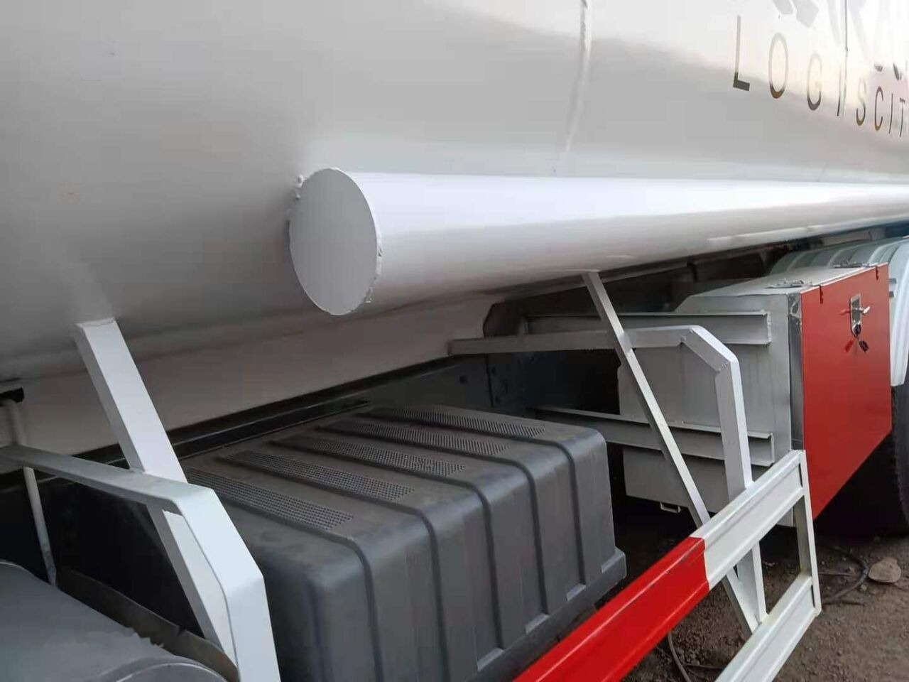 Howo 371 - شاحنة صهريج: صور 5 Howo 371 - شاحنة صهريج: صور 5