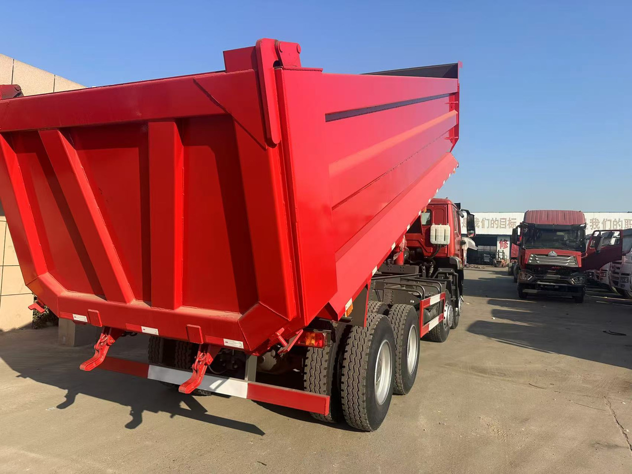 Howo HAOHAN DUMP TRUCK 8X4 - قلابات: صور 5 Howo HAOHAN DUMP TRUCK 8X4 - قلابات: صور 5