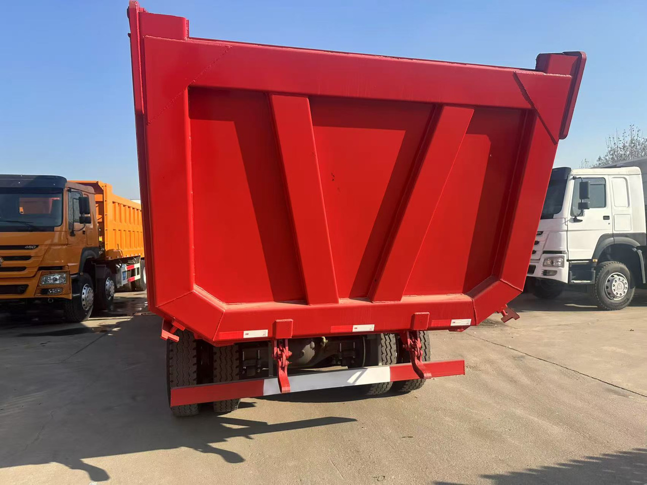 Howo HAOHAN DUMP TRUCK 8X4 - قلابات: صور 3 Howo HAOHAN DUMP TRUCK 8X4 - قلابات: صور 3