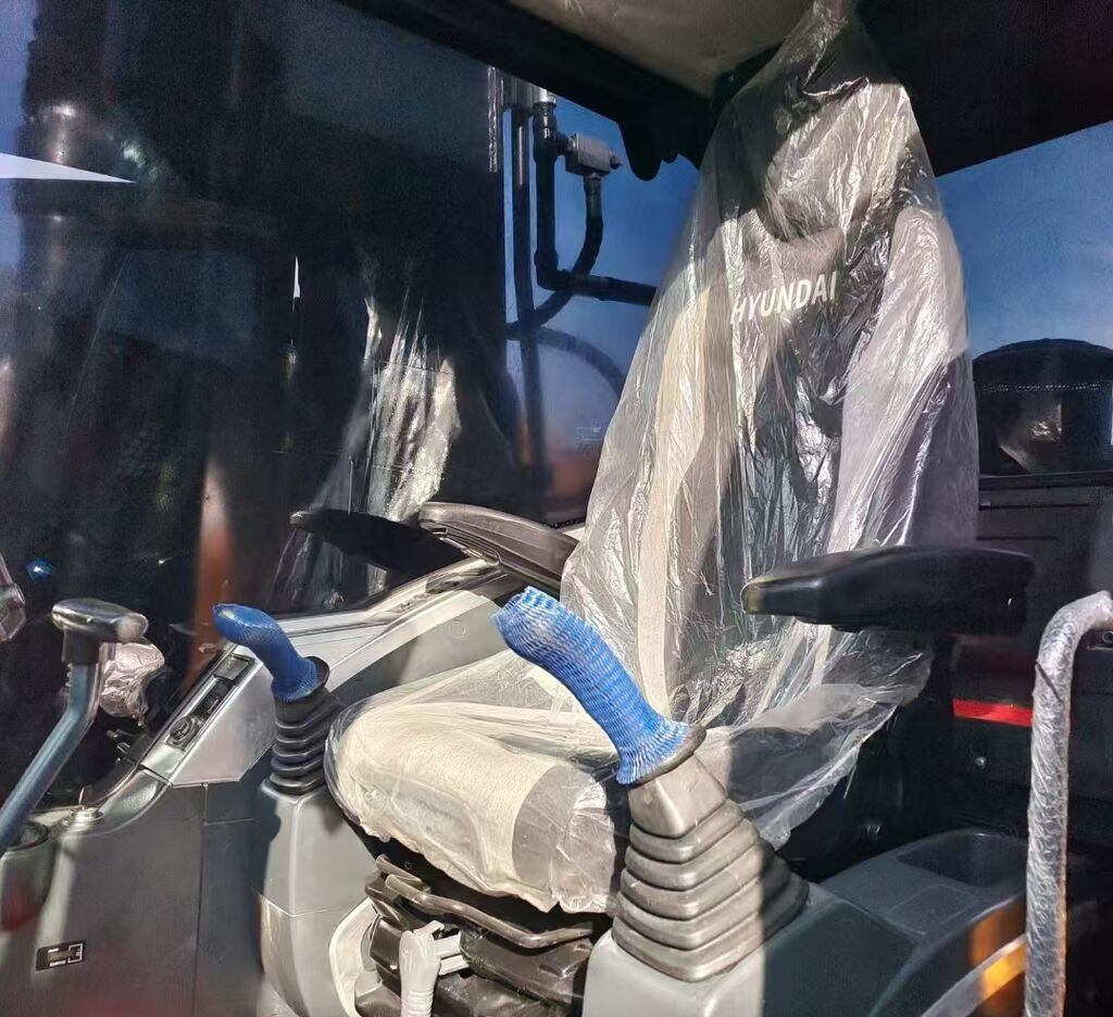 Hyundai R220LC-9S - حفارات زحافة: صور 5 Hyundai R220LC-9S - حفارات زحافة: صور 5