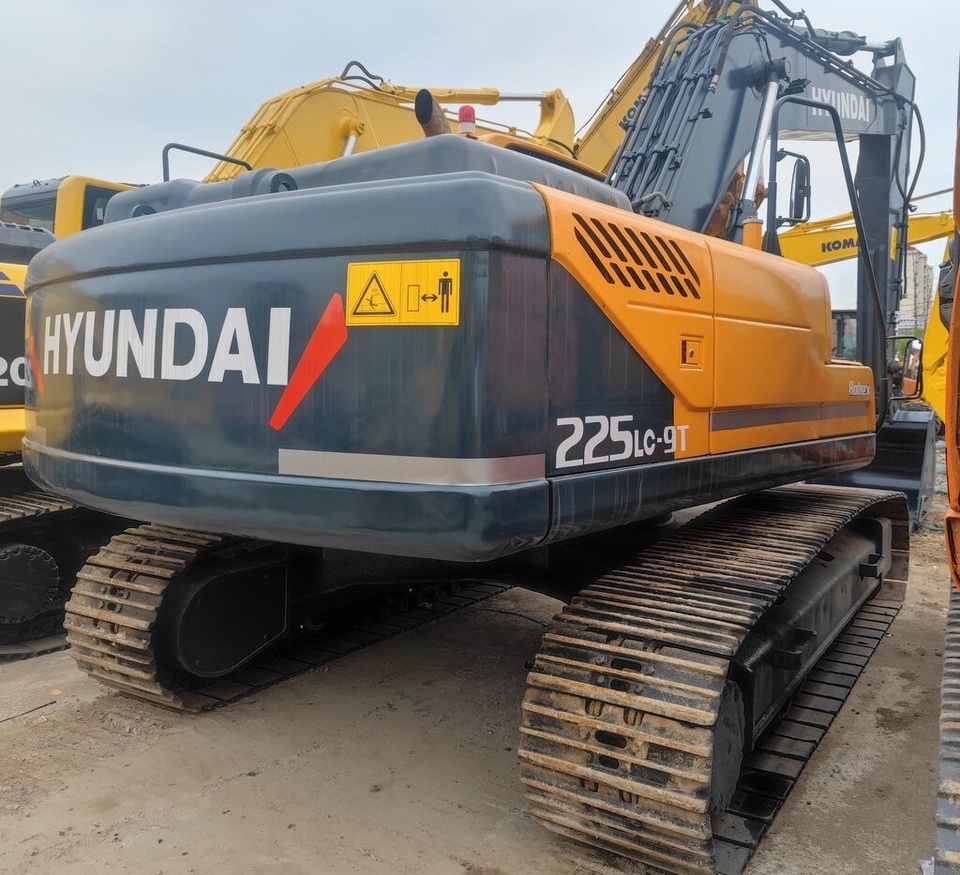 Hyundai R225-9T - حفارات زحافة: صور 1 Hyundai R225-9T - حفارات زحافة: صور 1