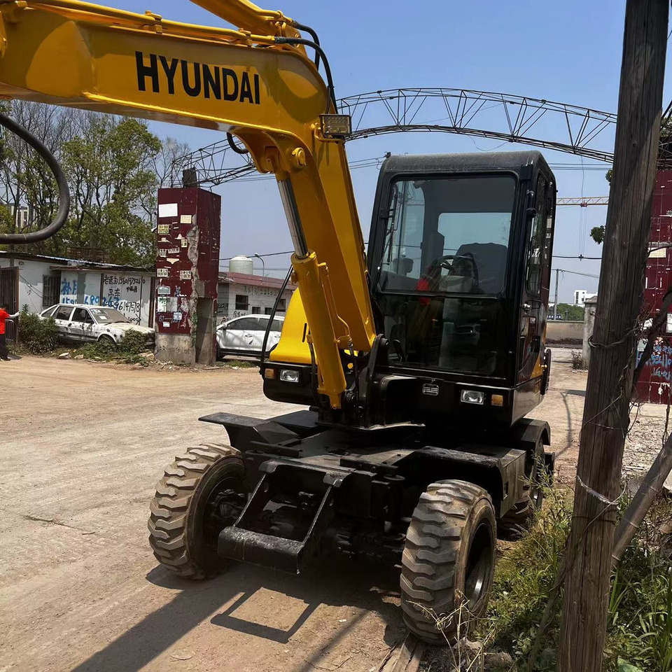 Hyundai R60W-7 - حفارة على عجلات: صور 2 Hyundai R60W-7 - حفارة على عجلات: صور 2