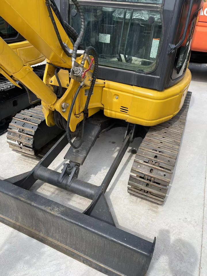 KOMATSU PC30MR-3 - حفارة مصغرة: صور 1 KOMATSU PC30MR-3 - حفارة مصغرة: صور 1