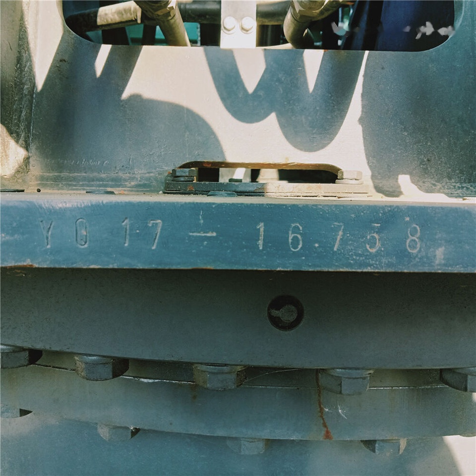 Kobelco SK200D - حفارات زحافة: صور 2 Kobelco SK200D - حفارات زحافة: صور 2