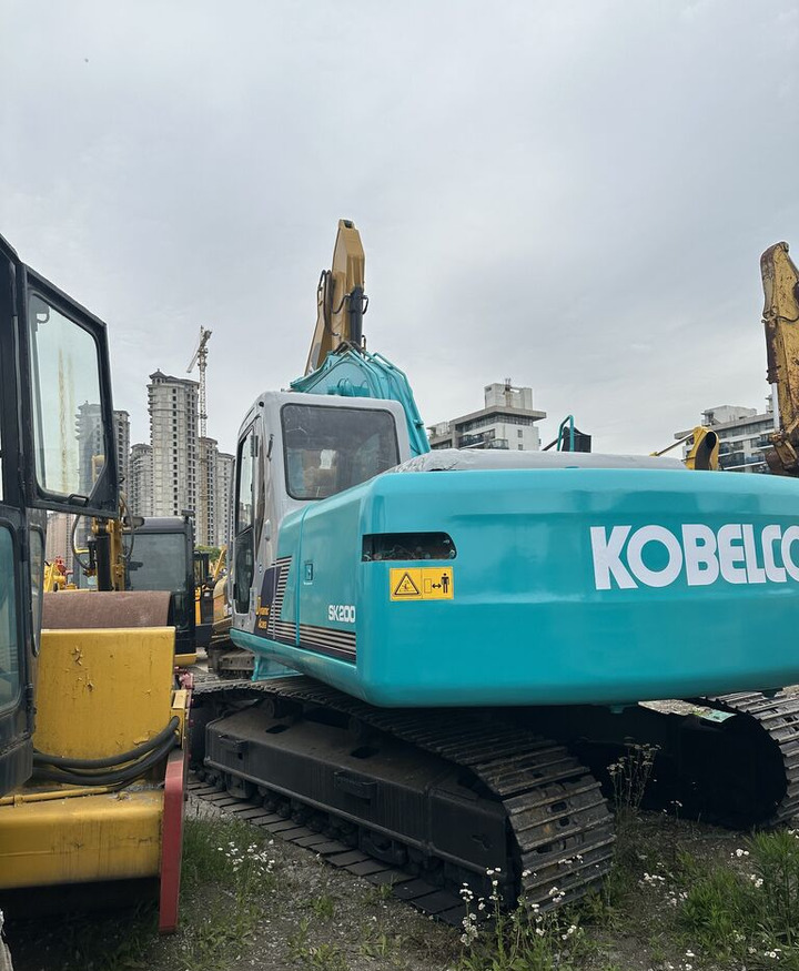 Kobelco SK200 - حفارات زحافة: صور 1 Kobelco SK200 - حفارات زحافة: صور 1