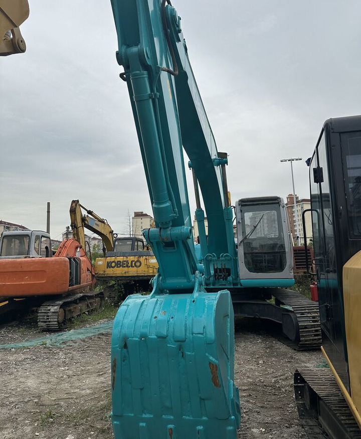 Kobelco SK200 - حفارات زحافة: صور 2 Kobelco SK200 - حفارات زحافة: صور 2