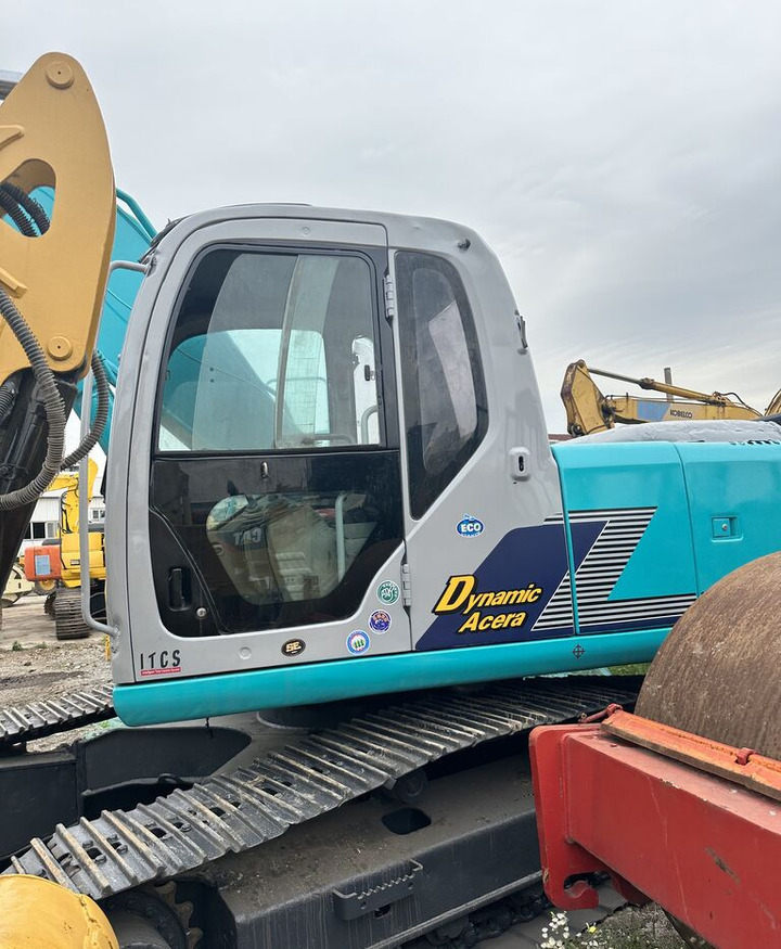 Kobelco SK200 - حفارات زحافة: صور 3 Kobelco SK200 - حفارات زحافة: صور 3