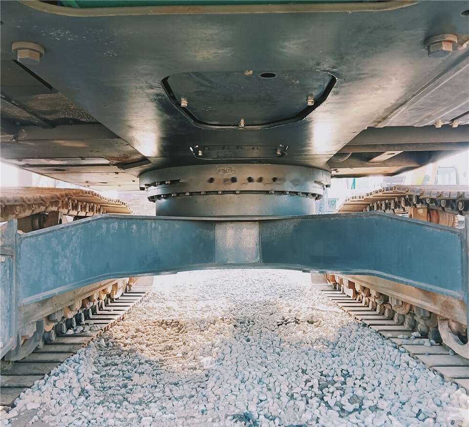 Kobelco SK210 - حفارات زحافة: صور 1 Kobelco SK210 - حفارات زحافة: صور 1