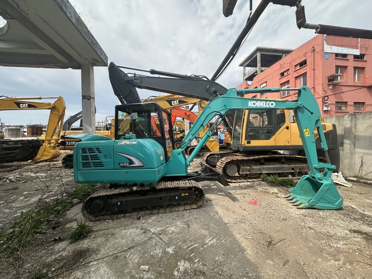 Kobelco SK60 - حفارة مصغرة: صور 4 Kobelco SK60 - حفارة مصغرة: صور 4