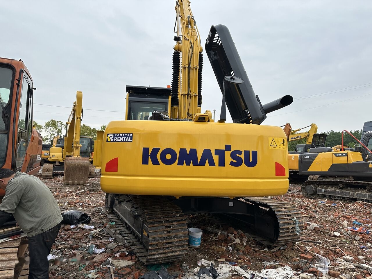 حفارات زحافة Komatsu PC220-8: صور 9