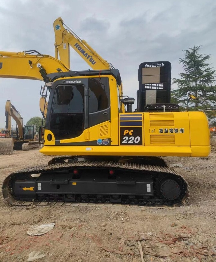 Komatsu PC220-8 - حفارات زحافة: صور 4 Komatsu PC220-8 - حفارات زحافة: صور 4