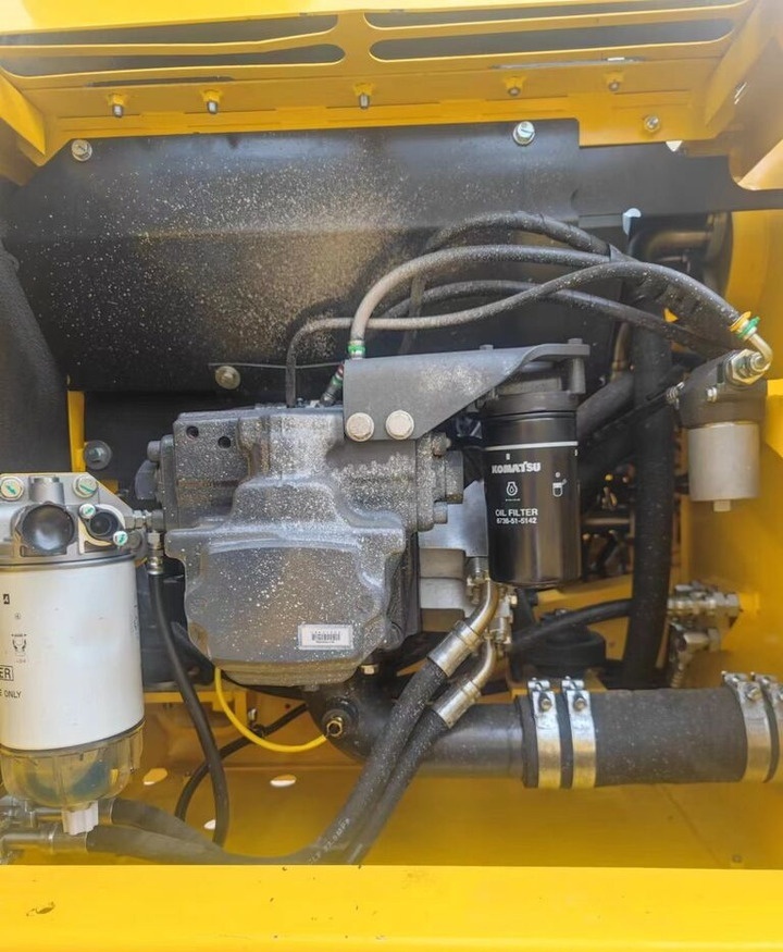 Komatsu PC220-8 - حفارات زحافة: صور 5 Komatsu PC220-8 - حفارات زحافة: صور 5