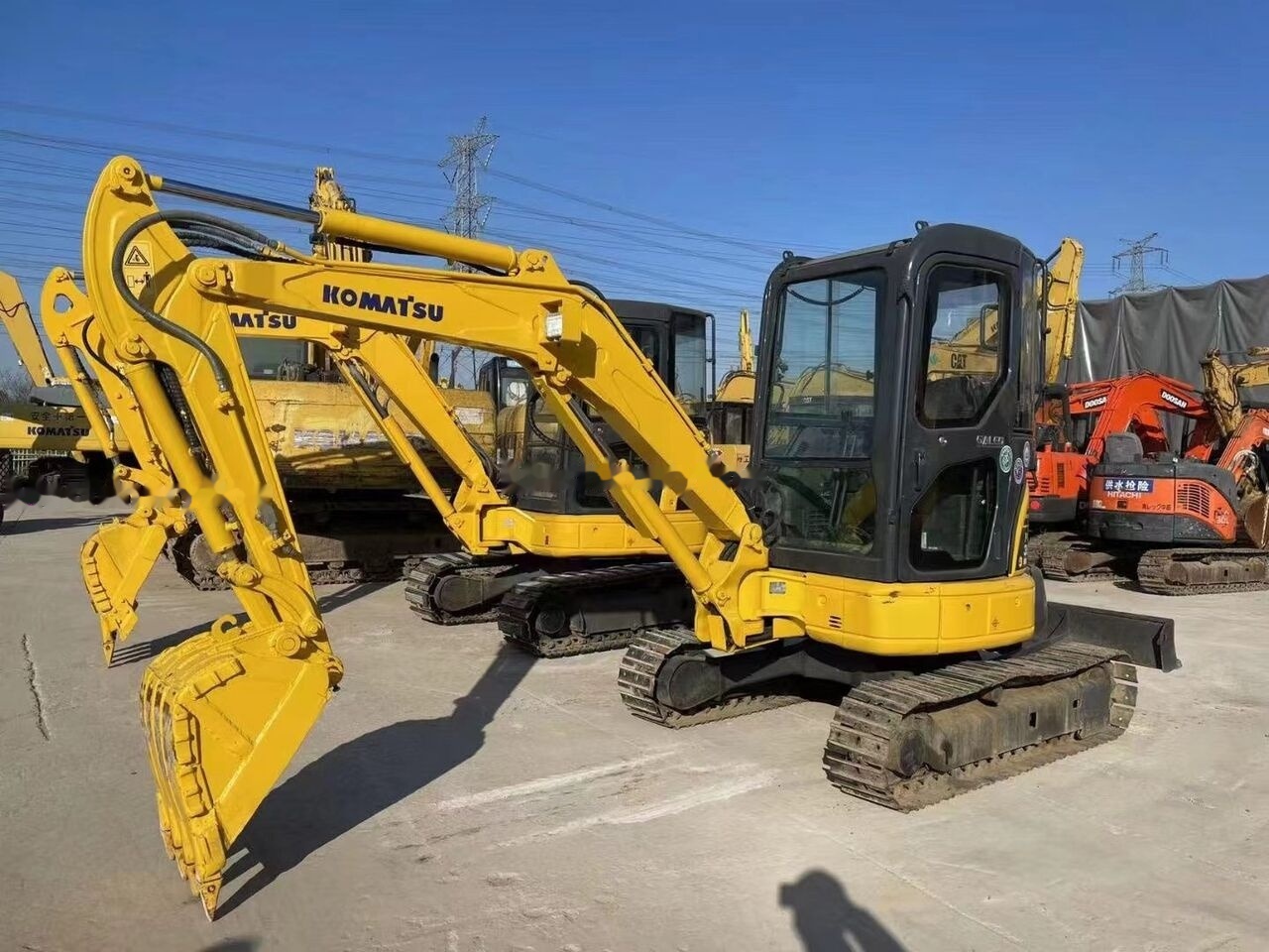 Komatsu PC35 - حفارة مصغرة: صور 2 Komatsu PC35 - حفارة مصغرة: صور 2