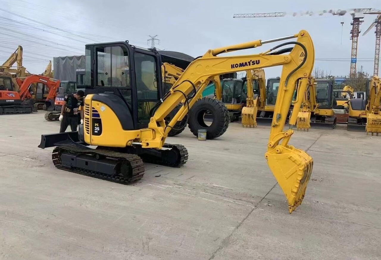 Komatsu PC35 - حفارة مصغرة: صور 3 Komatsu PC35 - حفارة مصغرة: صور 3
