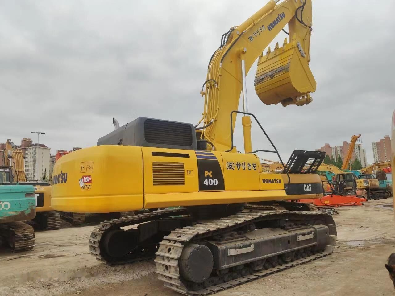 Komatsu PC400-8 - حفارات زحافة: صور 1 Komatsu PC400-8 - حفارات زحافة: صور 1