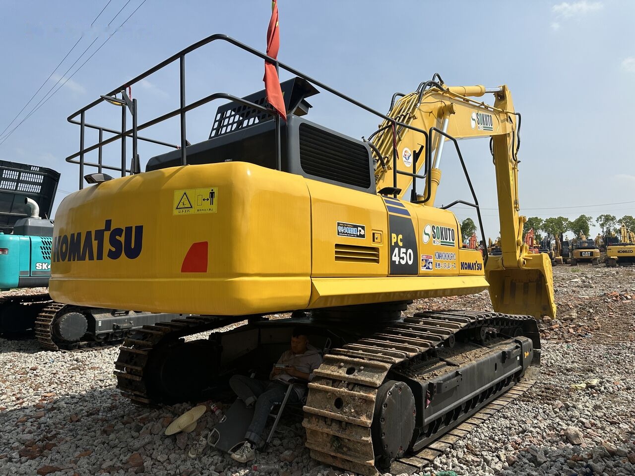 Komatsu PC450 - حفارات زحافة: صور 2 Komatsu PC450 - حفارات زحافة: صور 2