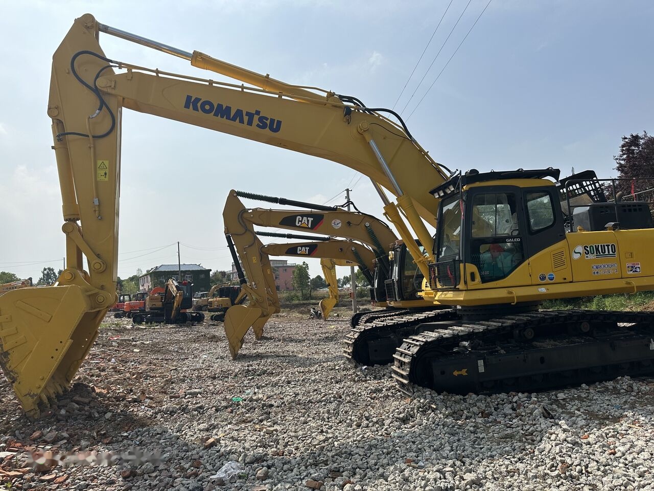 Komatsu PC450 - حفارات زحافة: صور 1 Komatsu PC450 - حفارات زحافة: صور 1