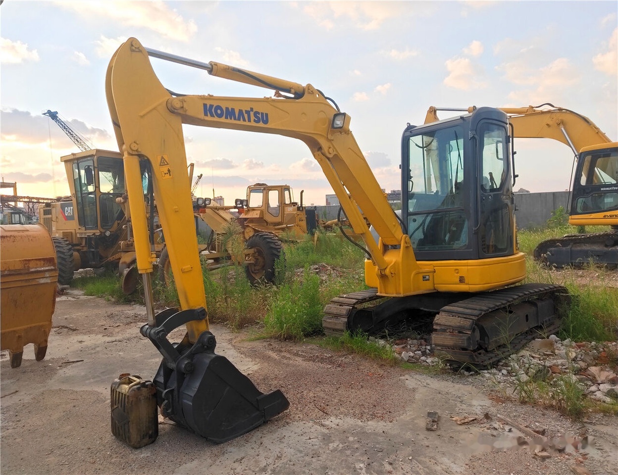 Komatsu PC55 - حفارة مصغرة: صور 5 Komatsu PC55 - حفارة مصغرة: صور 5