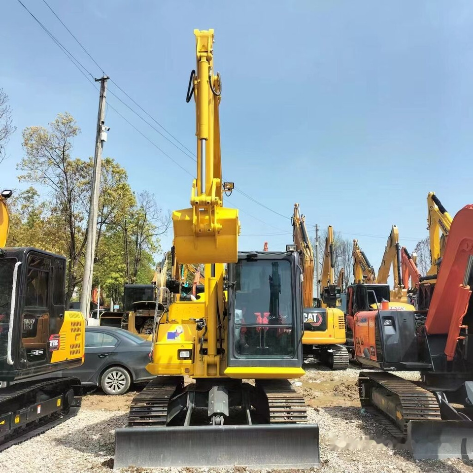 Komatsu PC70 - حفارات زحافة: صور 1 Komatsu PC70 - حفارات زحافة: صور 1