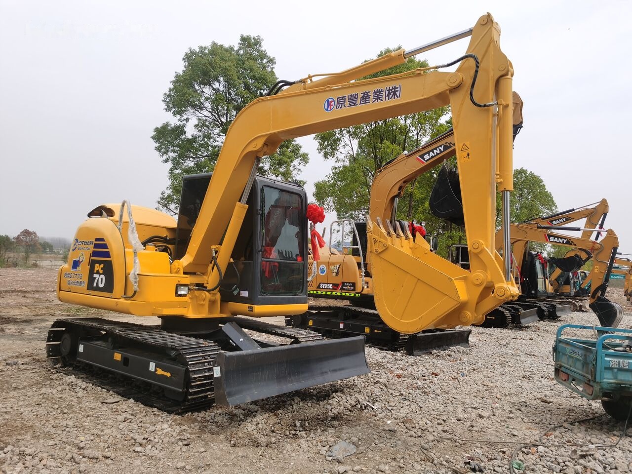 Komatsu PC70 - حفارات زحافة: صور 1 Komatsu PC70 - حفارات زحافة: صور 1